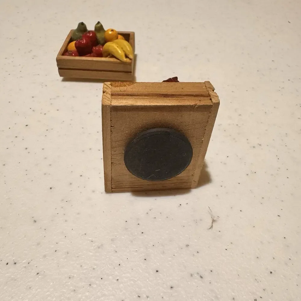 Vintage‎ Refrigerator Magnet Vegetables Fruit Crates Onions Bananas Apples Cute